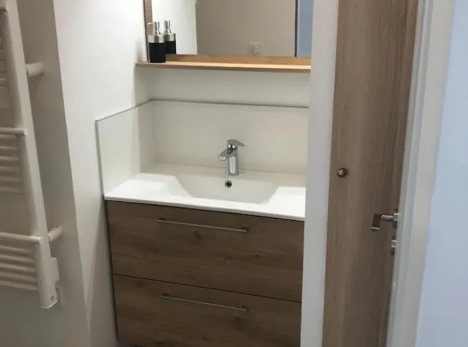Joli T3 Rénové Serviettes Non Incluses *